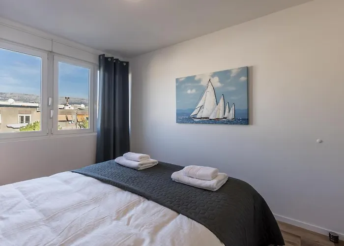 Sundowners Apartment, 52qm, Double & Two Single Beds, 10 Min From Old Town Of *