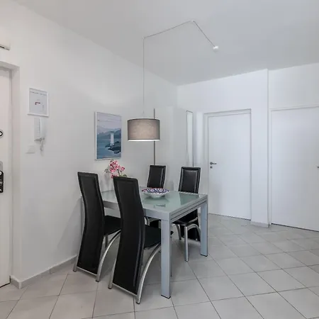 Apartmán Sundowners Apartment, 52qm, Double & Two Single Beds, 10 Min From Old Town Of *