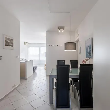 Sundowners Apartment, 52qm, Double & Single Bed, 10 Min From Old Town Of *