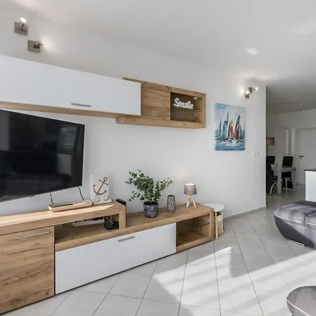 Apartment Sundowners Apartment, 52qm, Double & Single Bed, 10 Min From Old Town Of