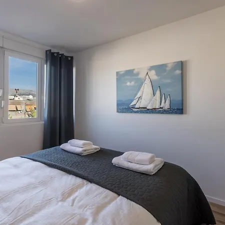 Sundowners Apartment, 52qm, Double & Single Bed, 10 Min From Old Town Of *