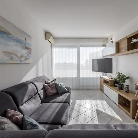 Sundowners Apartment, 52qm, Double & Two Single Beds, 10 Min From Old Town Of Apartmán *