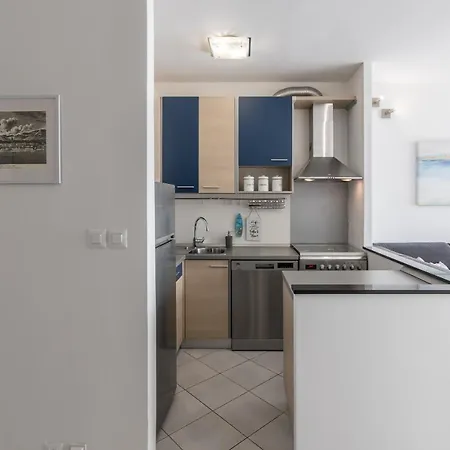 Sundowners Apartment, 52qm, Double & Two Single Beds, 10 Min From Old Town Of Apartmán