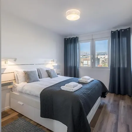 Sundowners Apartment, 52qm, Double & Single Bed, 10 Min From Old Town Of Apartamento